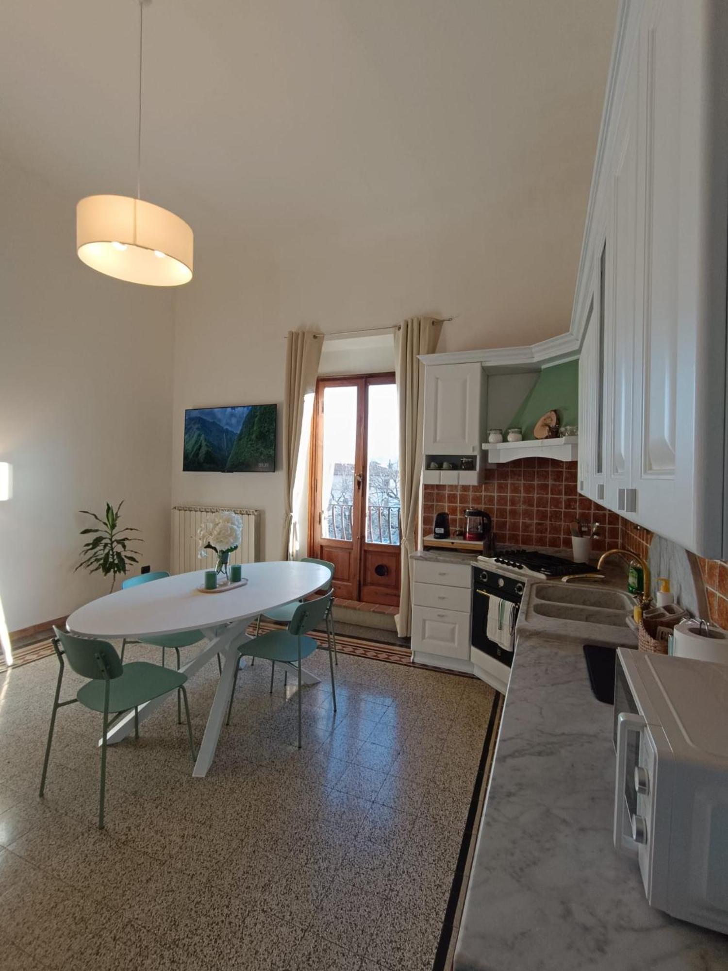 Florence Castle Apartment 2 Bedrooms, 2 Bathrooms Bagian luar foto